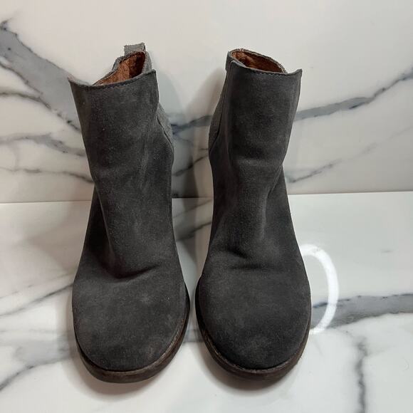 Lucky Brand | Minimalist Women's Gray Leather Yezzah Wedge Boot Sz 7 - Picture 2 of 8